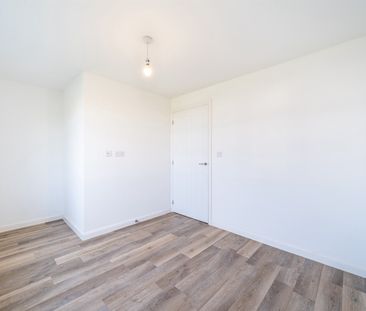 Rose Way, NG12 - Photo 4