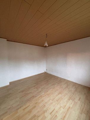 Helle 2-Raum-Wohnung mit Einbauküche in Lunzenau OT Berthelsdorf! - Photo 1