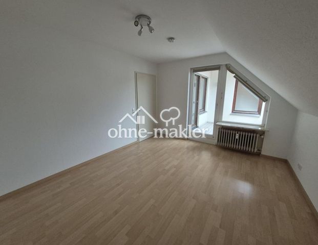 Exklusive zentrale 3,5 Zimmer Dachgeschosswohnung mit geh. Innenausstattung, Loggia und EBK - Photo 1