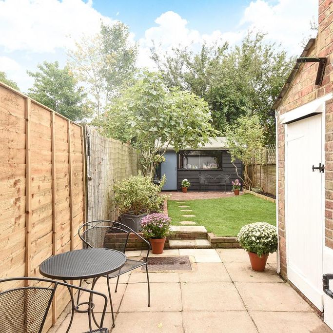 3 bedroom terraced house to rent - Photo 1