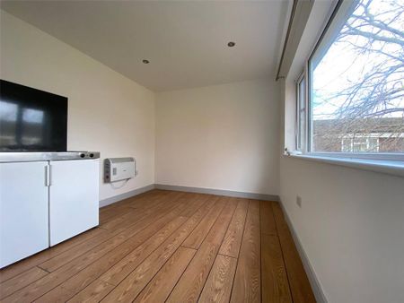 1 bedroom property to rent - Photo 2