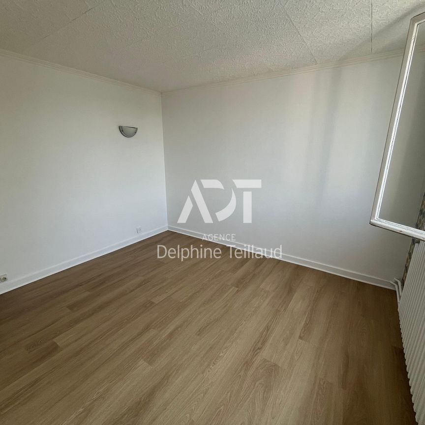 Location Appartement 1 pièce 29m² ST MARTIN D HERES 38400 - Photo 1