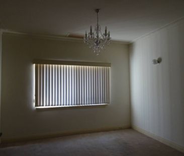 Absolute Central Albury Living - Photo 1