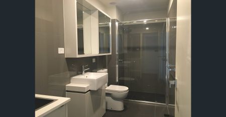 Low maintenance apartment in prime location! - Photo 3