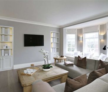 A light and expansive, three bedroom, lateral apartment situated on the fourth floor (with lift) of a portered building moments from South Kensington Station. - Photo 2