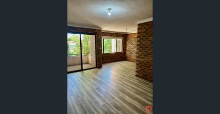 Comfortable & Stylish 2-Bedroom Home - Photo 3