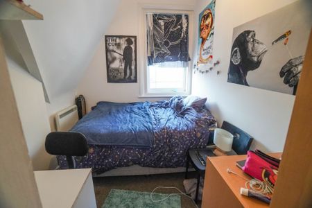 3 Bedroom Flat To Rent in Lansdowne - £1,350 pcm Tenancy Info - Photo 2