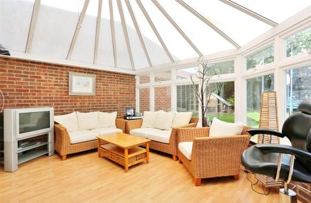 3 bedroom semi-detached house to rent - Photo 3