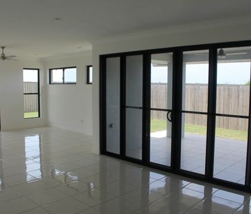 Deluxe Home in Mackay's Premier Estate - Photo 3
