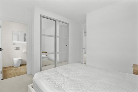 Orchid Drive, High Wycombe - Photo 4