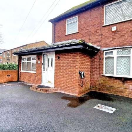 Sledmoor Road, Manchester, Wythenshawe, M23 - Photo 1