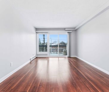 Spacious Two-Bedroom Condo for Rent Near Rideau River - Photo 3