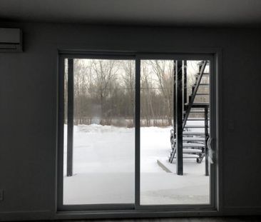 Logement 5 1/2 disponible maintenant - Photo 1