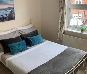 Room 3: 46 George Road, Guildford, GU1 4NR - Photo 2