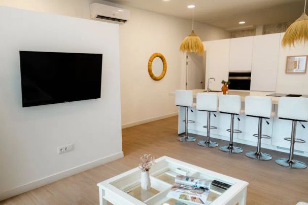 Alquiler de estudio en Avenida Juan Melgarejo s/n - Photo 1