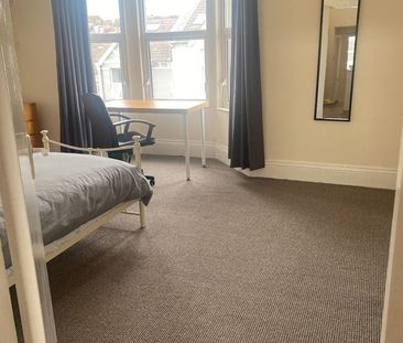 4 Bed Terraced House, Whippingham Road, BN2 - Photo 6