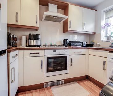 2 bedroom end of terrace house to rent - Photo 4