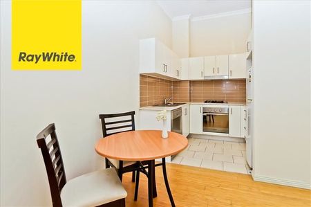 Oversized 2 Bedroom - Photo 2