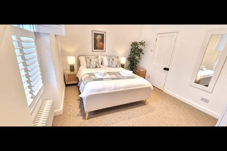 1 Bed Terraced House, High Street, BS8 - Photo 5