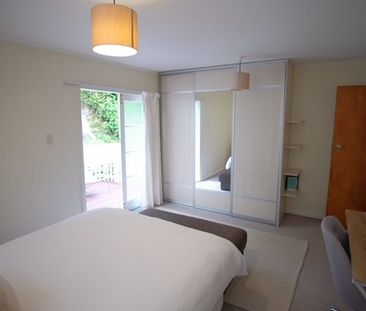 Spacious & quiet - 2 double bedrooms on the Parade - Photo 6