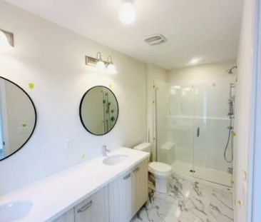Condo Townhouse For Lease | W9244379 - Photo 2