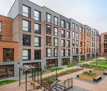 Bedroom Silver (Shared Bathroom) - Photo 1