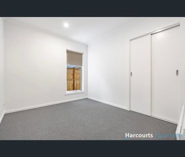 1 Lanark Street, Clyde North, Vic 3978 - Photo 2