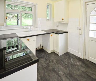 3 bedroom bungalow to rent - Photo 3