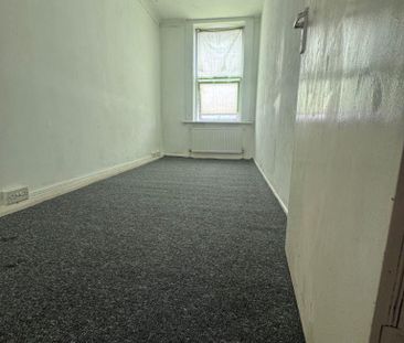 3 bedroom flat to rent - Photo 5