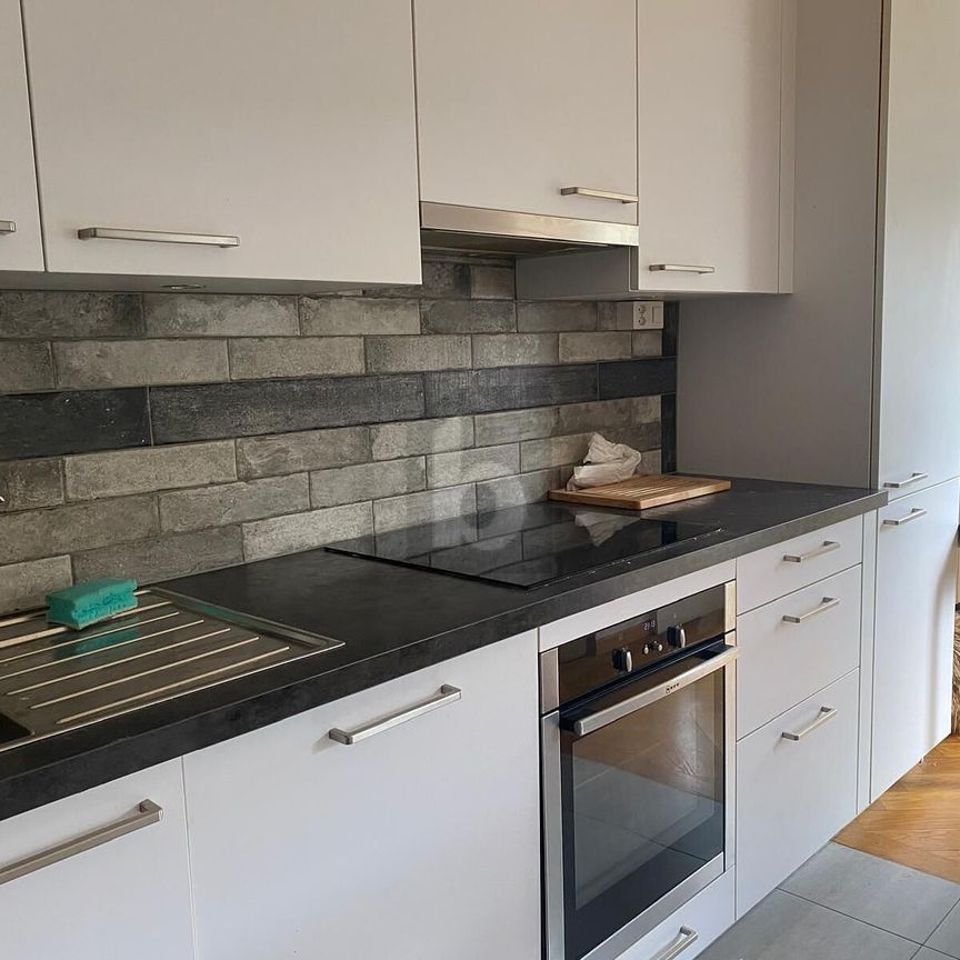 LUMINOUS, FUNCTIONAL & IDEALLY SITUATED - Foto 1