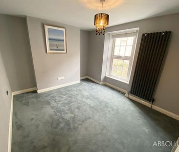 2 bedroom end of terrace house to rent - Photo 5