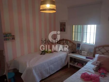 Alquiler de chalet adosado en Las Redes - Photo 2