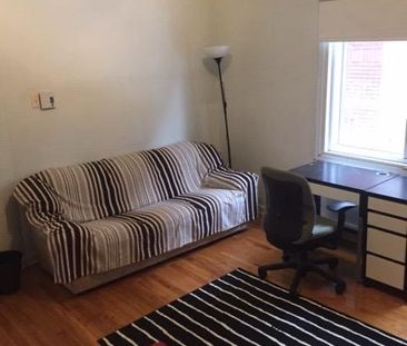 Chambre Meublée à Montréal - Photo 2
