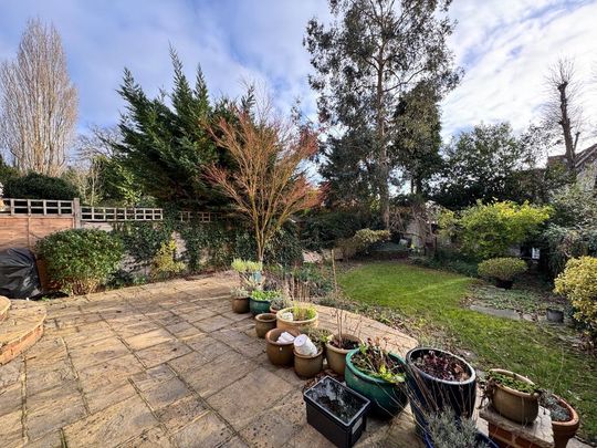 2 bedroom maisonette to rent - Photo 1