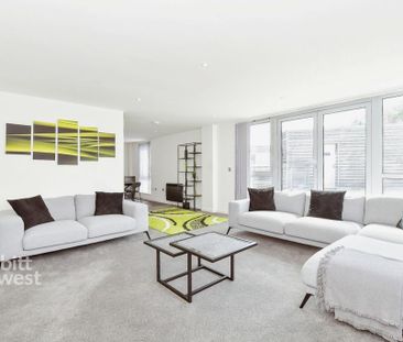 2 bedroom penthouse to rent - Photo 4