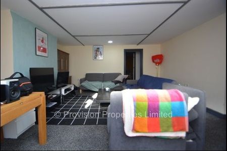 2 Bedroom Student Properties Leeds - Photo 3