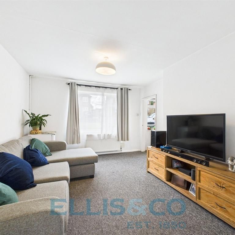 3 bedroom semi-detached house to rent - Photo 1