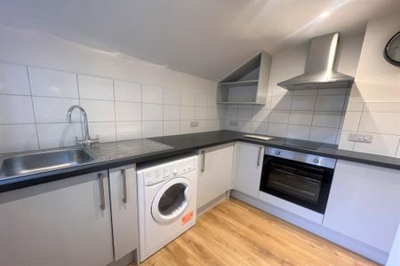 2 bedroom semi-detached house to rent - Photo 5