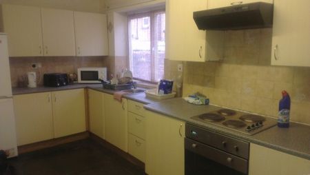 7 bedrooms Fully furnished Inclusive double fronted large house. LANGD - Photo 5