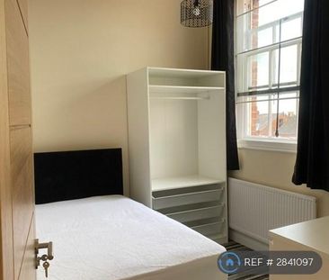 1 bedroom in a house share to rent - Photo 3