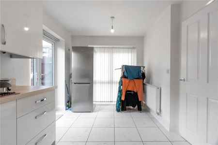 3 bedroom semi-detached house to rent - Photo 4