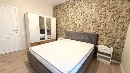Apartament 2 camere cu curte proprie- Centrul Vechi, prima inchiriere - Fotografie 3