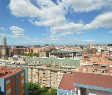 Valencia - Photo 2