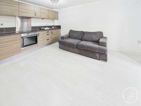 Holts Crest Way, Leeds, LS12 - Photo 2