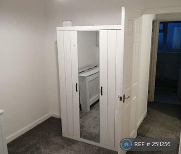 4 bedroom detached house to rent - Photo 4