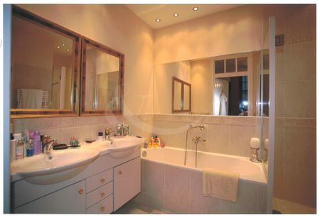 2 Rue Etienne -Dumont, Very nice 6-room apartment with a view of the Cathedral - Photo 3