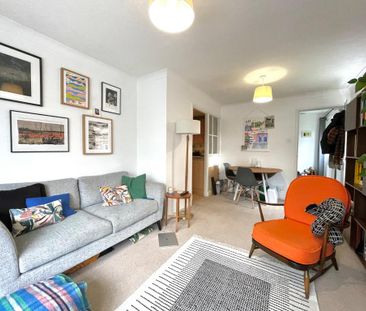 2 bedroom flat to rent - Photo 2