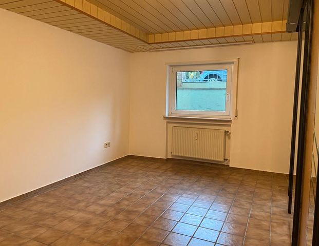 Gemütliche und sehr ruhig gelegene 2-Zimmer Souterrain Wohnung - Photo 1