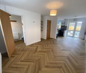 2 bedroom semi-detached house to rent - Photo 6