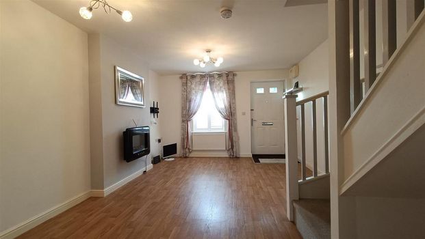 2 bedroom end of terrace house to rent - Photo 1